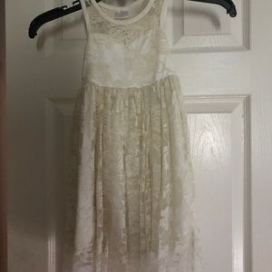 Worn once, hand washed size 8 lace dress